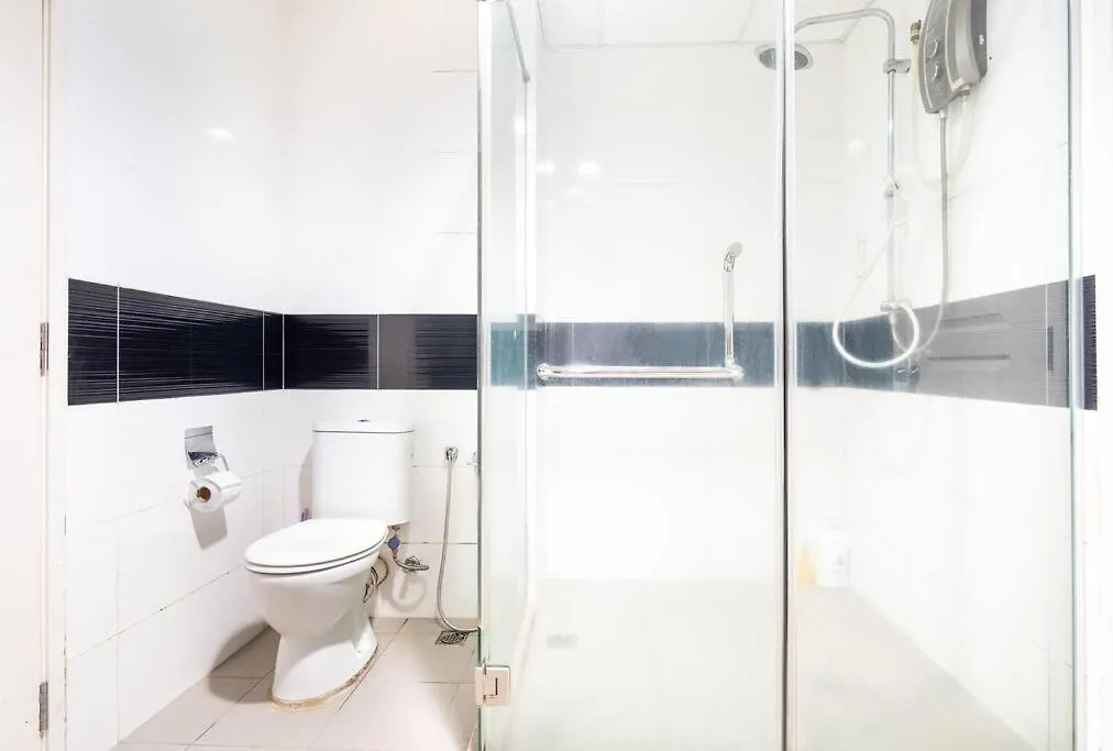 Mansion One New Bedrooms 4-6Pax George Town Apartman