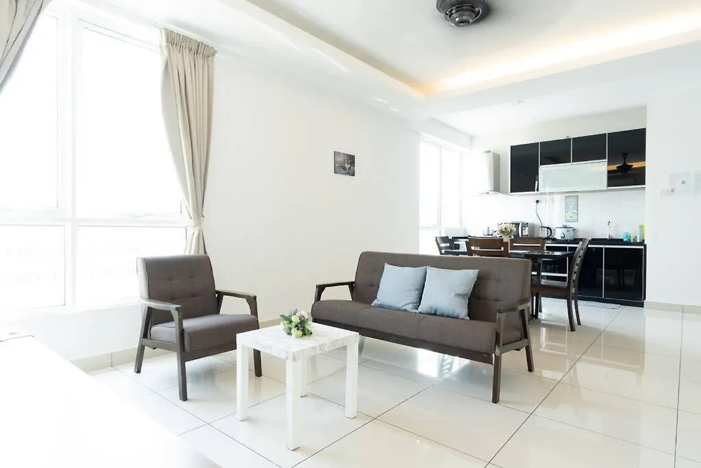 Mansion One New Bedrooms 4-6Pax George Town Apartment